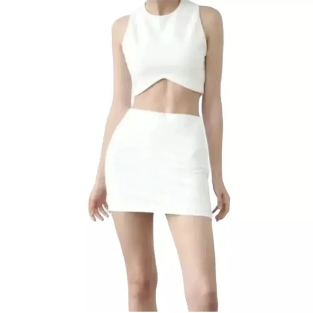 NWT ZARA TRAFALUC Mini Skirt, White Polyester Stretchy Elastic Boho Casual, L - Picture 1 of 10
